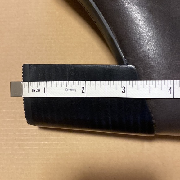 Clark’s women’s heeled ankle bootie. Never been worn. Size 10. - Picture 8 of 8